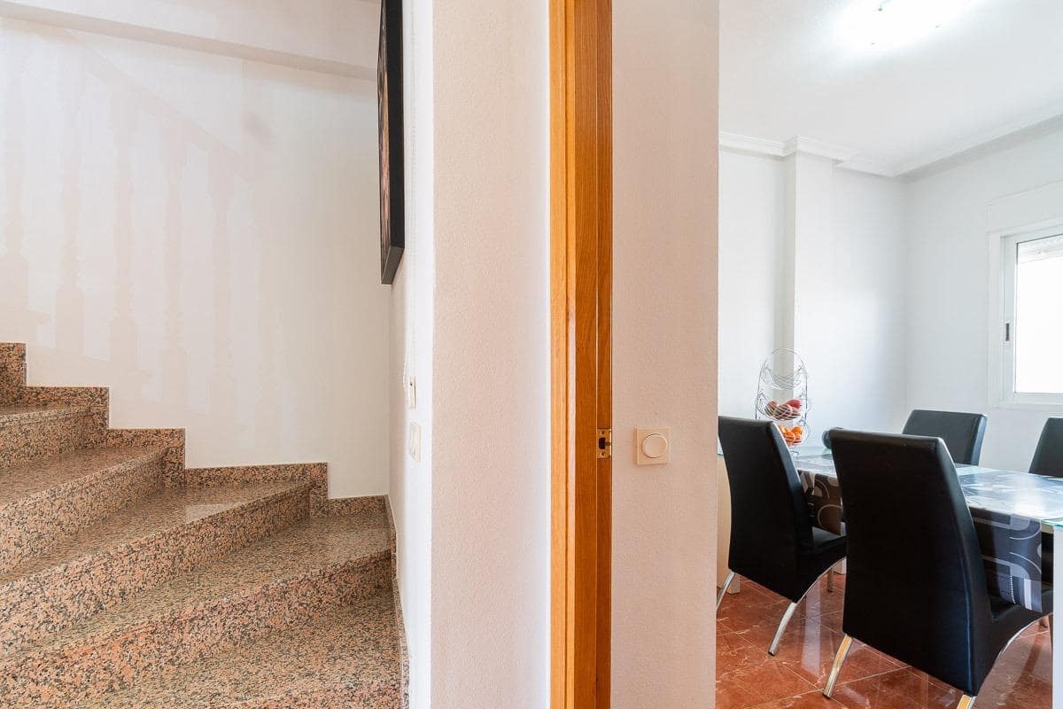 3 quarto Moradia em Banda para venda em Villamartin - 219 000 € (Ref: 9735773)