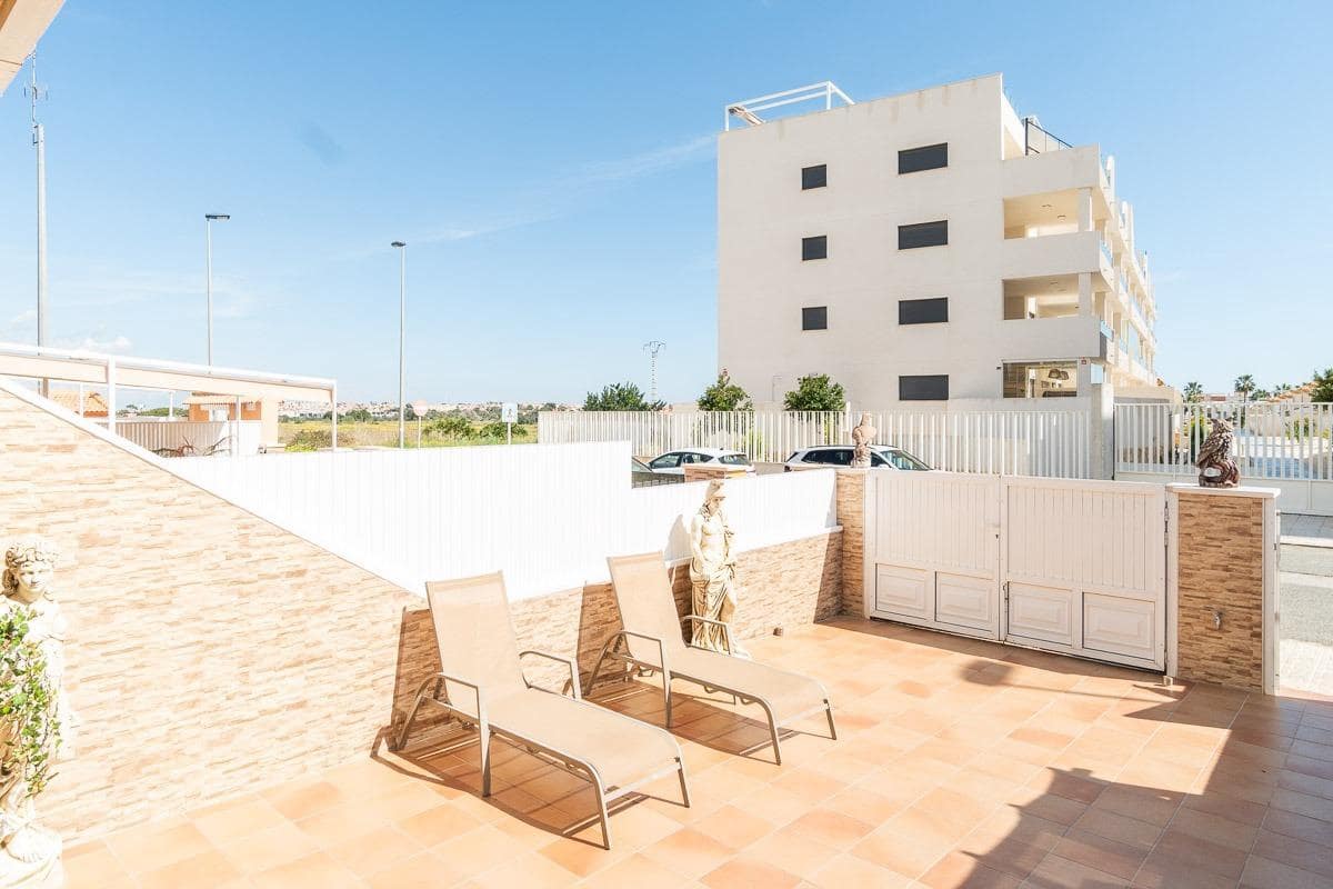 3 quarto Moradia em Banda para venda em Villamartin - 219 000 € (Ref: 9735773)