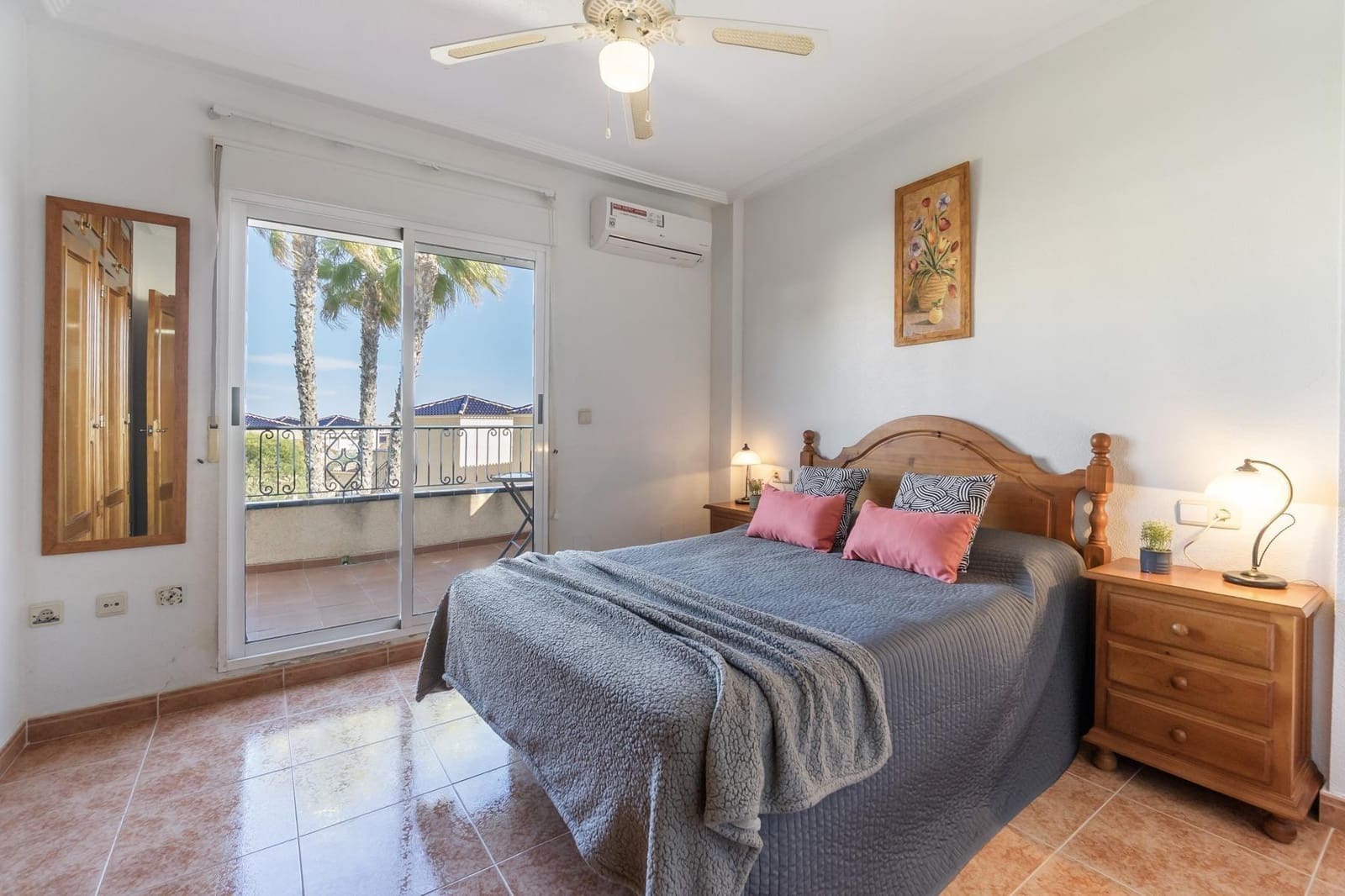 3 makuuhuone Rivitalo myytävänä paikassa Orihuela Costa mukana uima-altaan - 195 000 € (Ref: 9739012)