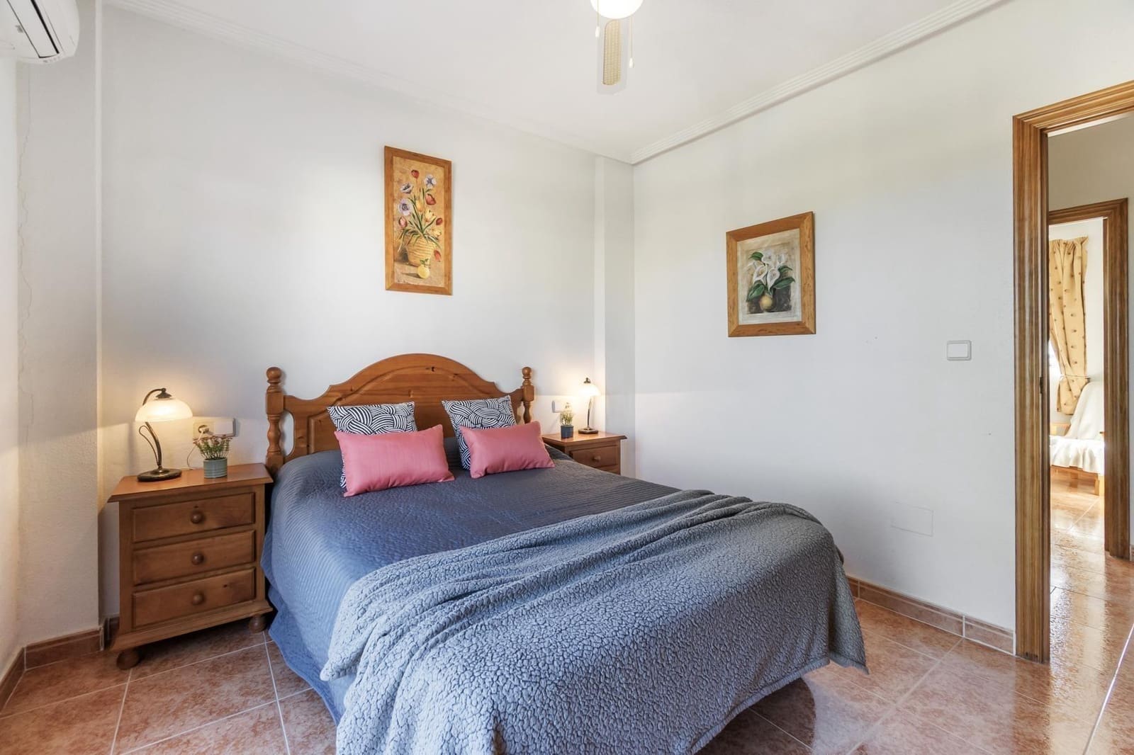 3 makuuhuone Rivitalo myytävänä paikassa Orihuela Costa mukana uima-altaan - 195 000 € (Ref: 9739012)