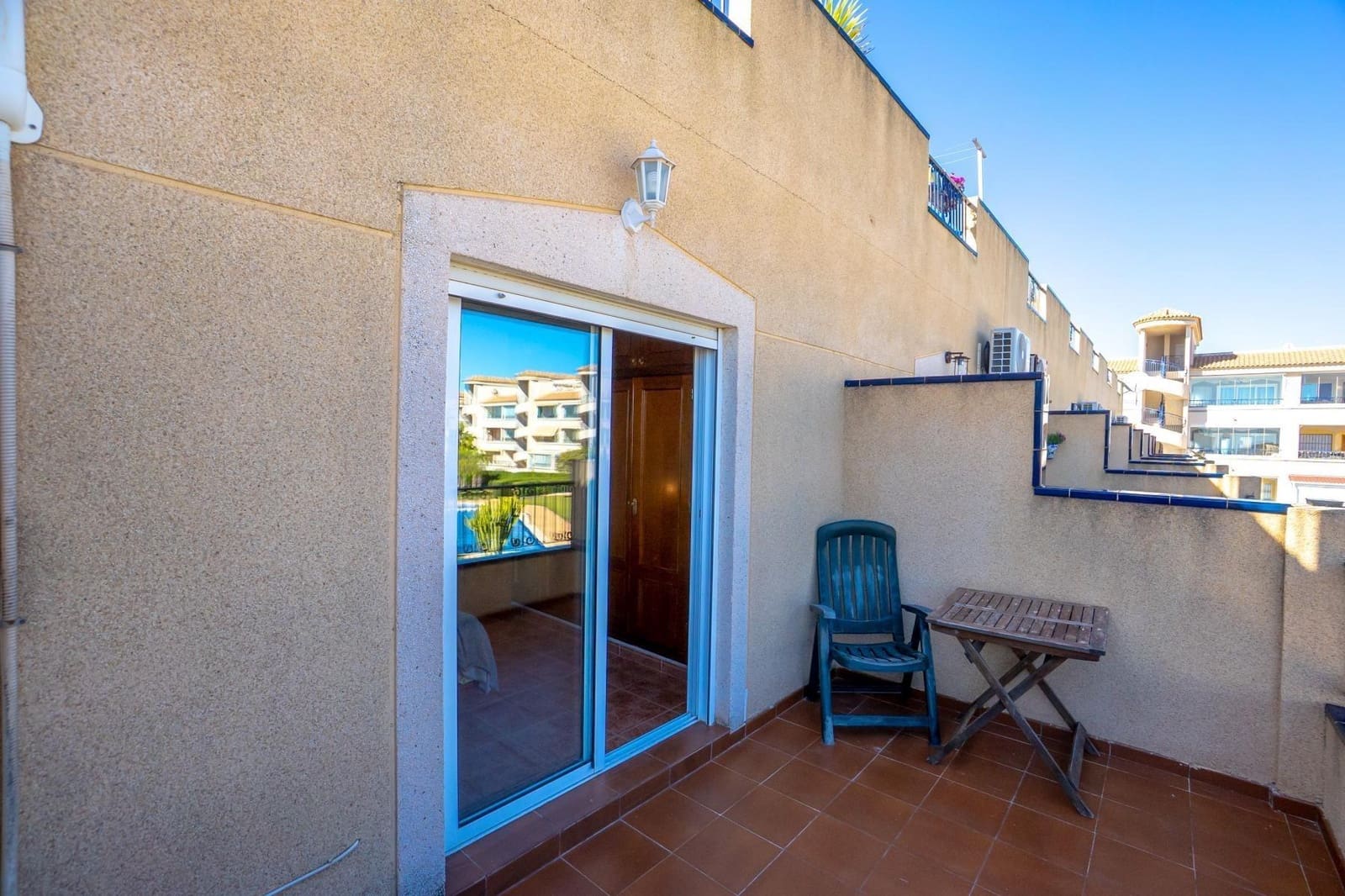 3 makuuhuone Rivitalo myytävänä paikassa Orihuela Costa mukana uima-altaan - 195 000 € (Ref: 9739012)