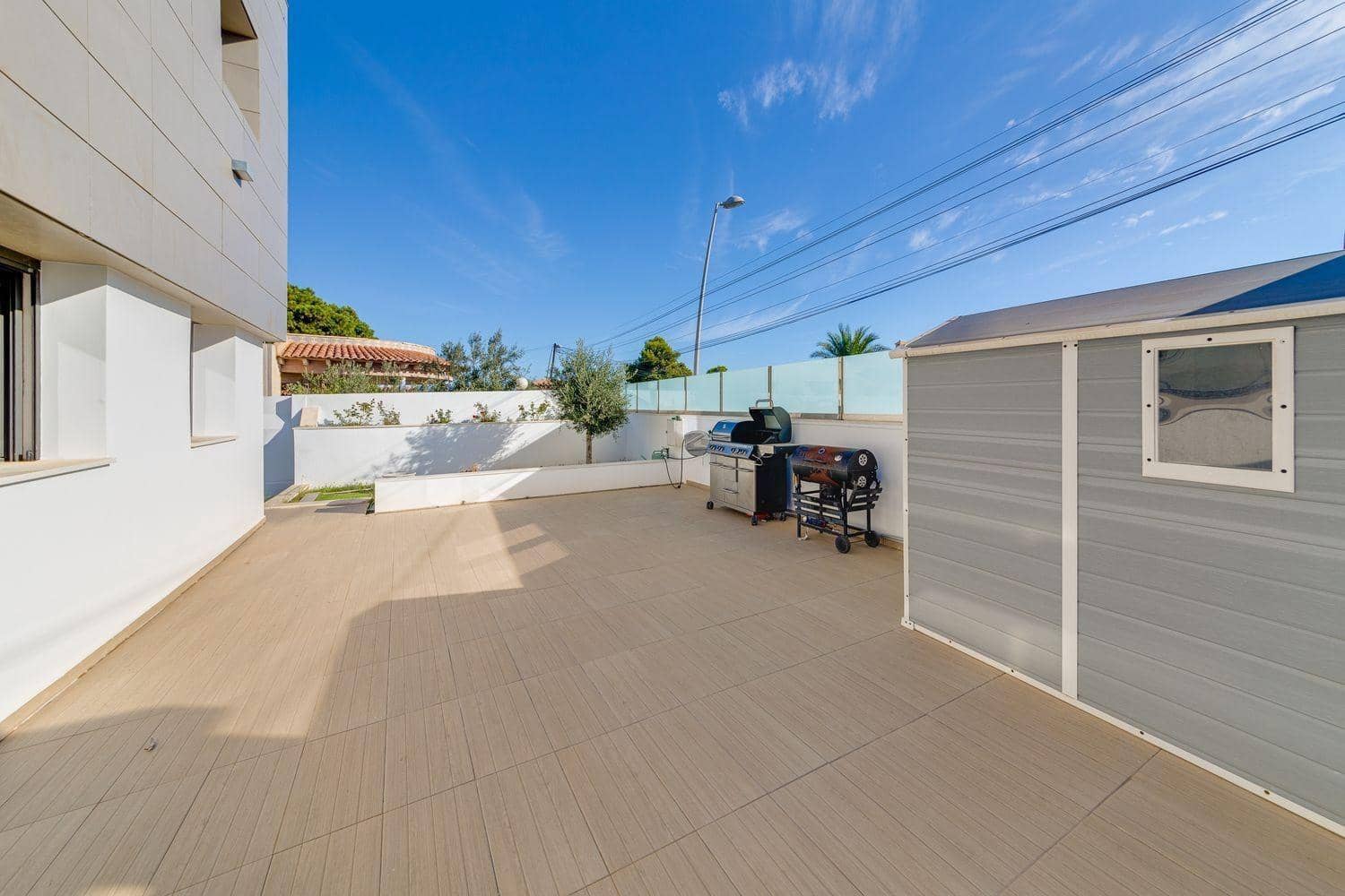 4 chambre Villa/Maison à vendre à Torrevieja avec piscine garage - 1 275 000 € (Ref: 9739014)