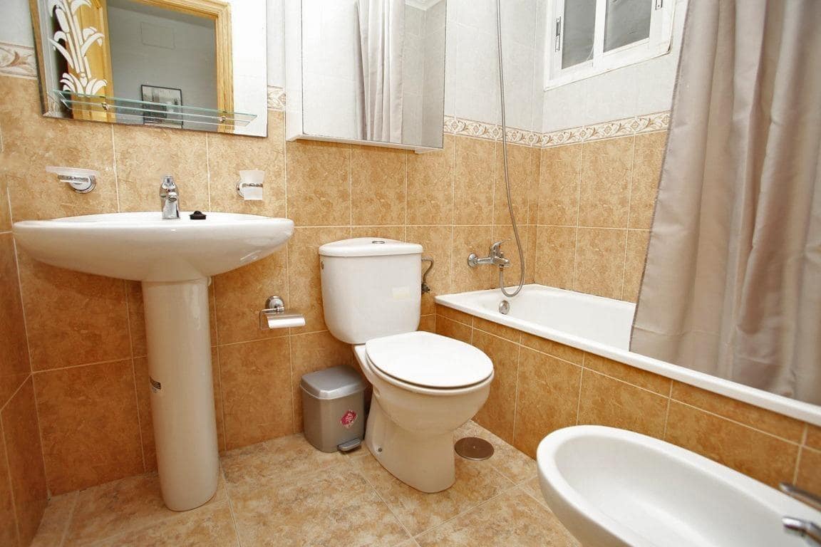 2 quarto Apartamento para venda em Torrevieja - 130 000 € (Ref: 9739015)