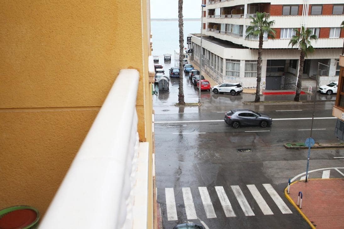 2 quarto Apartamento para venda em Torrevieja - 130 000 € (Ref: 9739015)