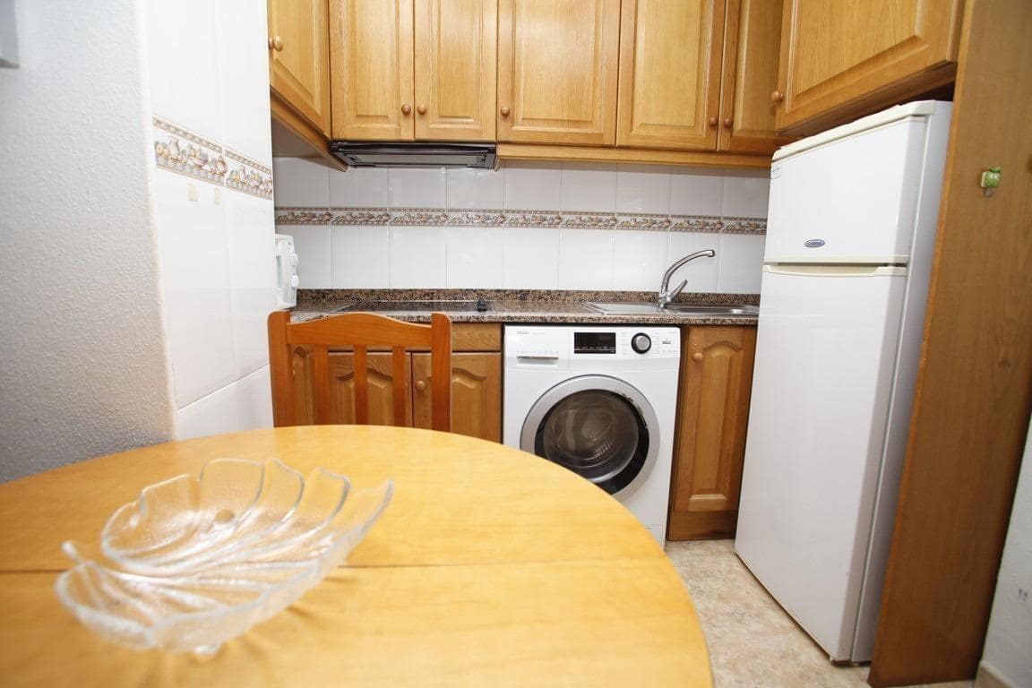 2 quarto Apartamento para venda em Torrevieja - 130 000 € (Ref: 9739015)