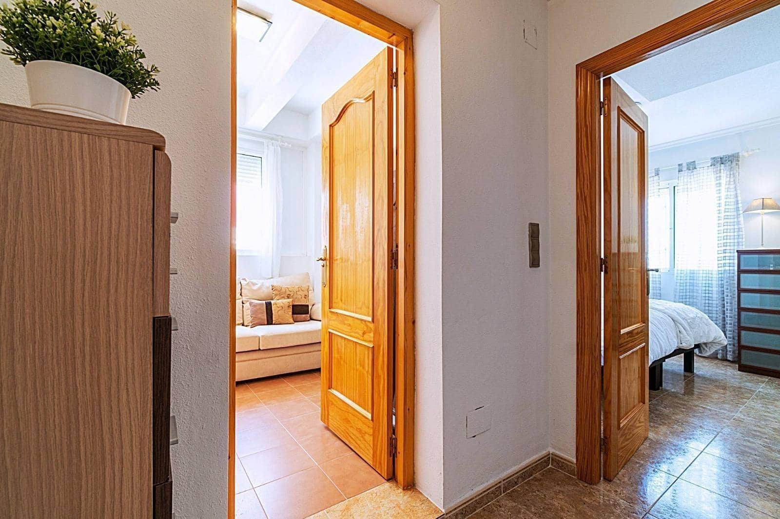 Adosado de 3 habitaciones en Torrevieja en venta con piscina - 195.000 € (Ref: 9739016)