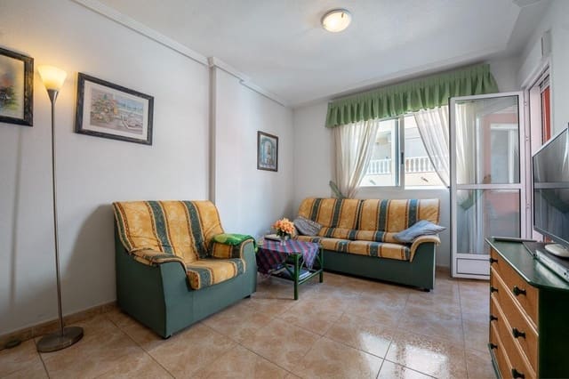 Apartamento de 2 habitaciones en Centro, Torrevieja en venta con piscina garaje - 129.900 € (Ref: 9755918)