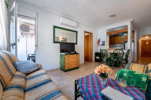 Apartamento de 2 habitaciones en Centro, Torrevieja en venta con piscina garaje - 129.900 € (Ref: 9755918)