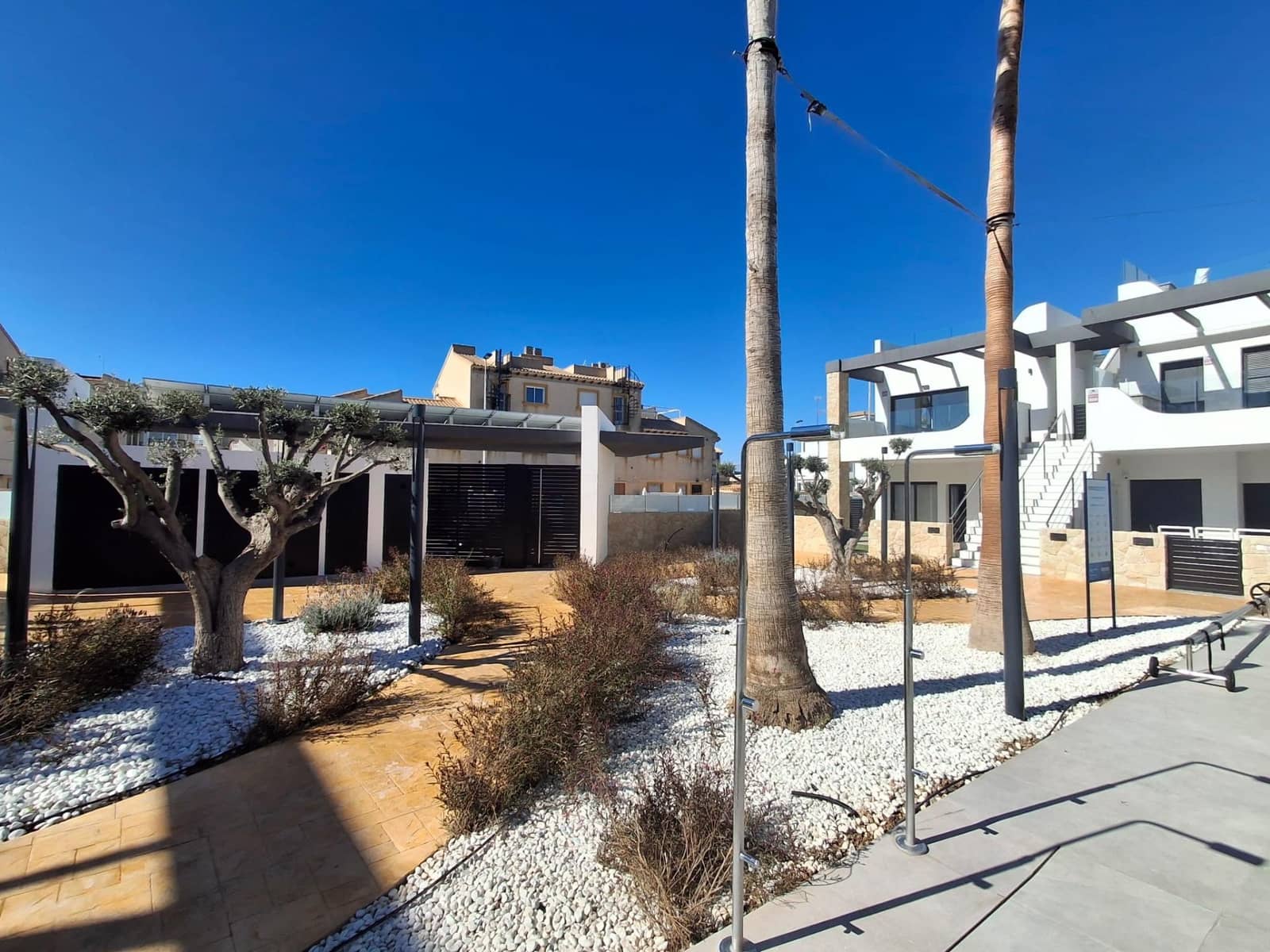 3 makuuhuone Bungalow myytävänä paikassa Orihuela Costa mukana uima-altaan - 479 000 € (Ref: 9755919)