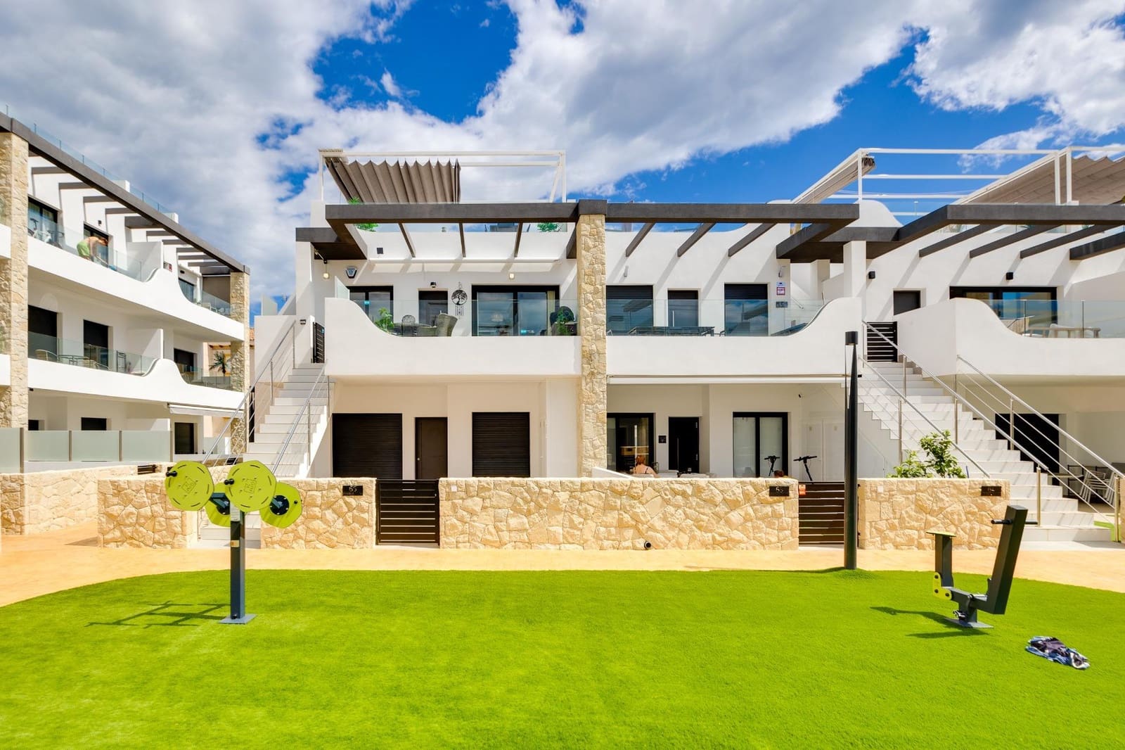 3 quarto Bungalow para venda em Orihuela Costa com piscina - 429 900 € (Ref: 9755919)