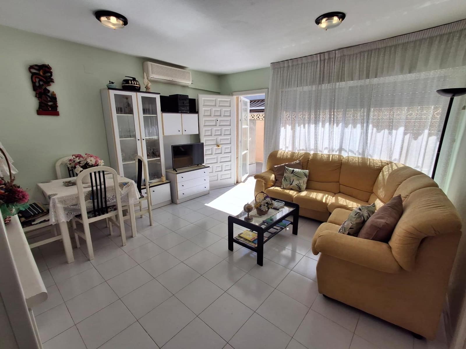 3 soveværelse Bungalow til salg i Torrevieja med swimmingpool - € 180.000 (Ref: 9778349)