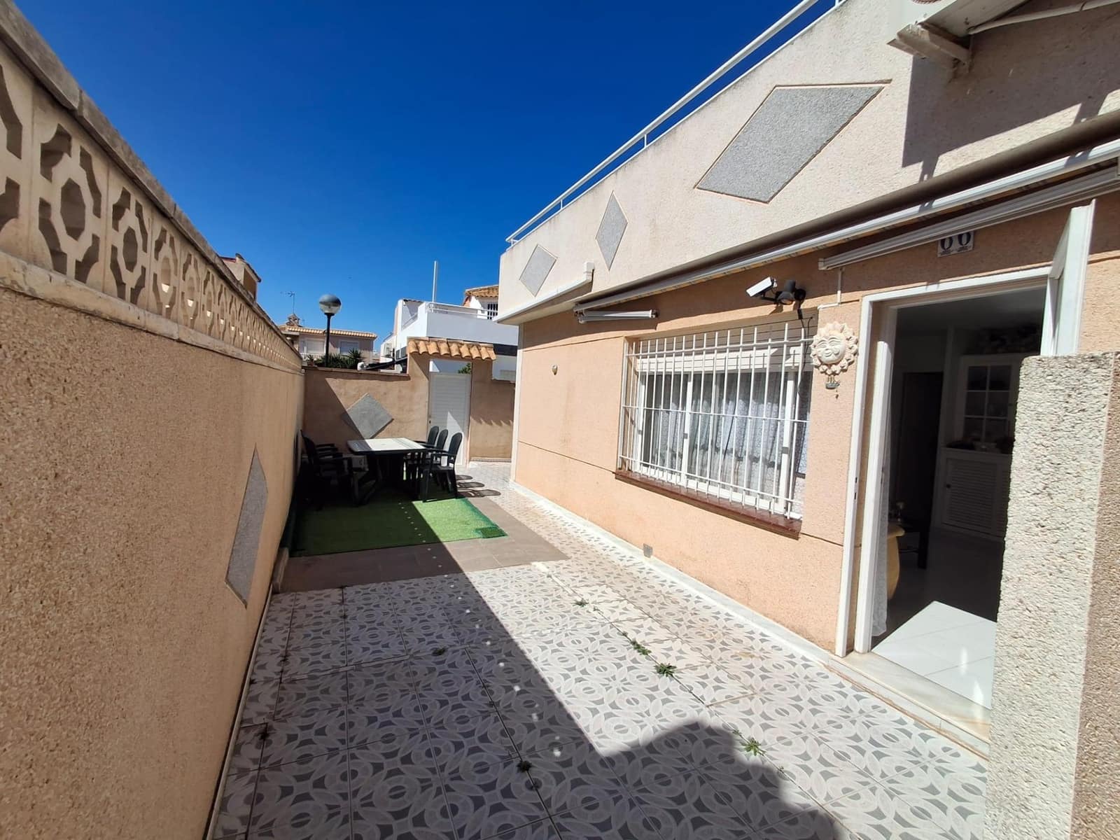 3 soveværelse Bungalow til salg i Torrevieja med swimmingpool - € 180.000 (Ref: 9778349)