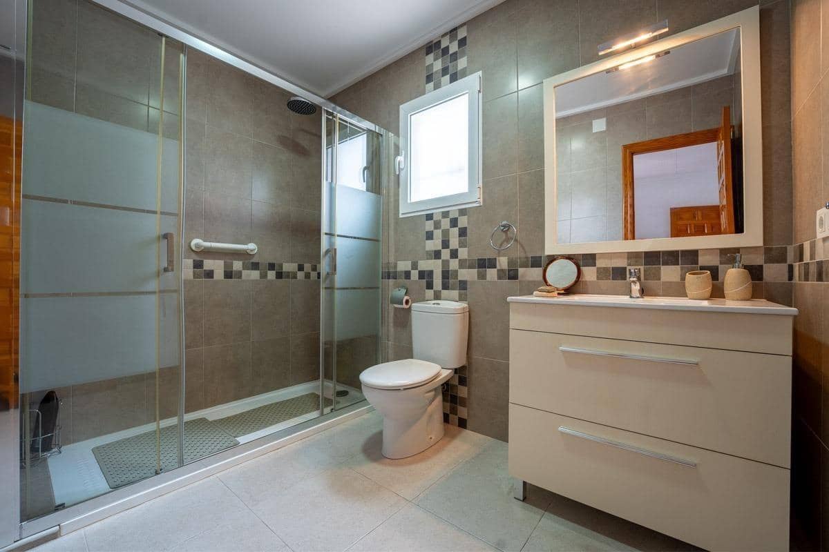 3 soveværelse Villa til salg i La Siesta med swimmingpool garage - € 380.000 (Ref: 9791248)