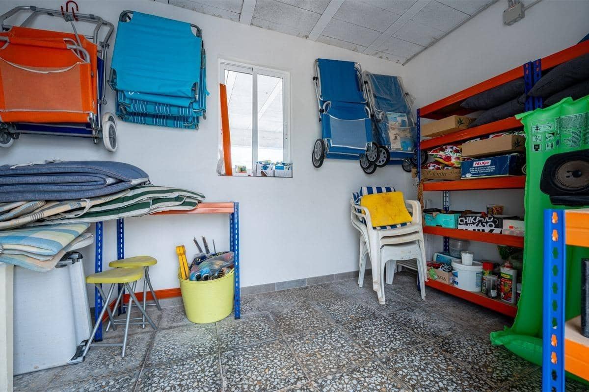 3 soveværelse Villa til salg i La Siesta med swimmingpool garage - € 380.000 (Ref: 9791248)