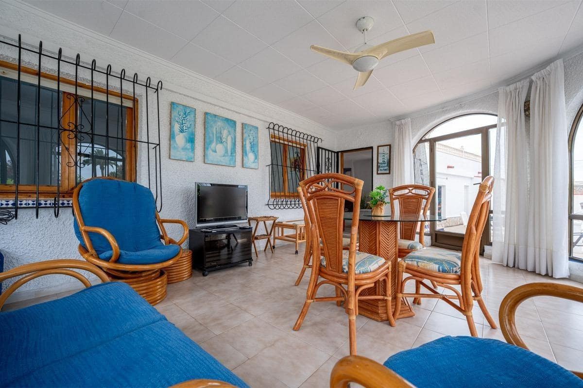 3 soveværelse Villa til salg i La Siesta med swimmingpool garage - € 380.000 (Ref: 9791248)