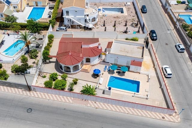 3 soveværelse Villa til salg i La Siesta, Torrevieja med swimmingpool garage - € 380.000 (Ref: 9791248)