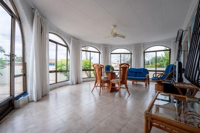 3 soveværelse Villa til salg i La Siesta, Torrevieja med swimmingpool garage - € 380.000 (Ref: 9791248)