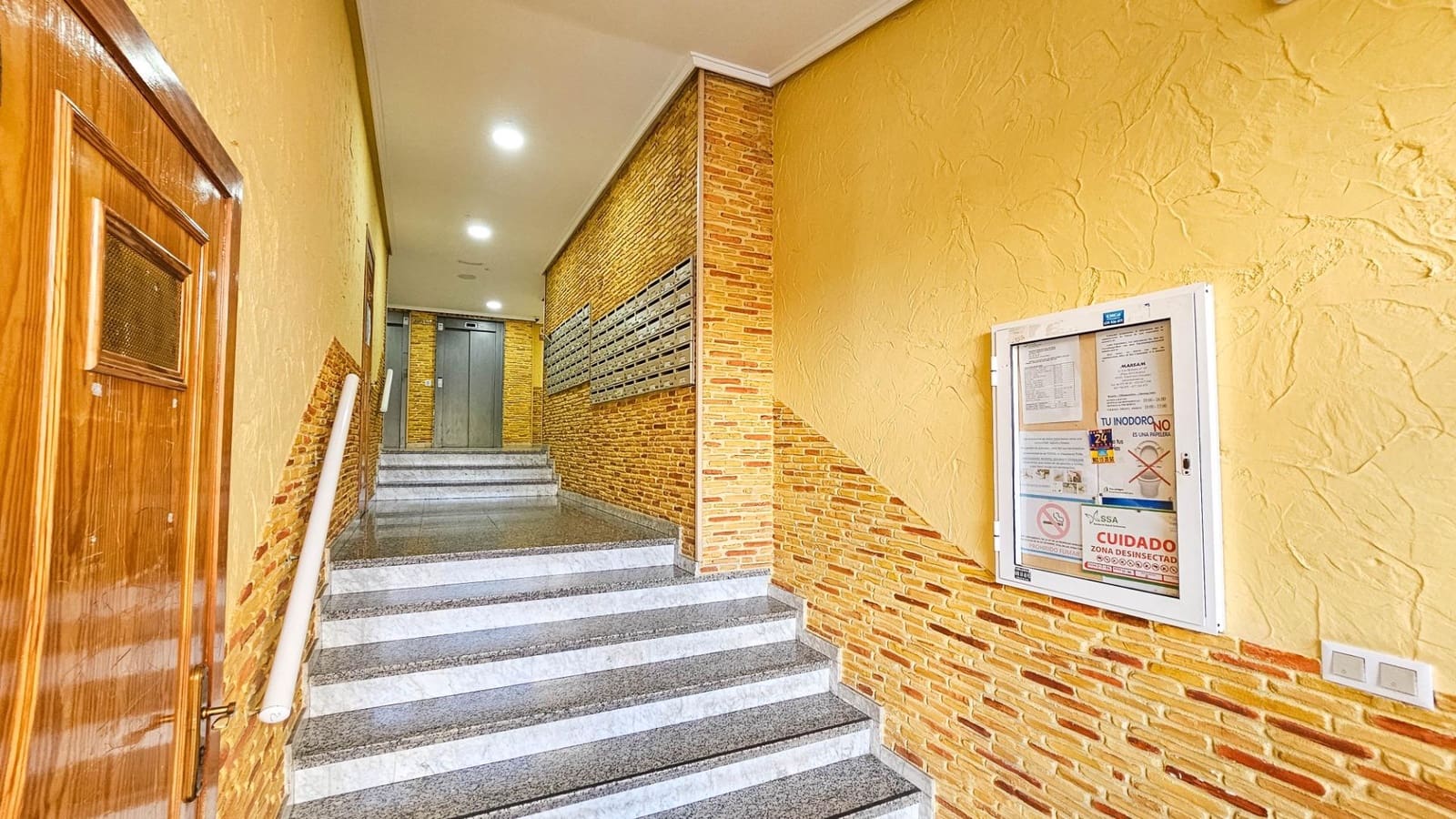 2 bedroom Apartment for sale in Torrevieja with pool - € 119,000 (Ref: 9804535)