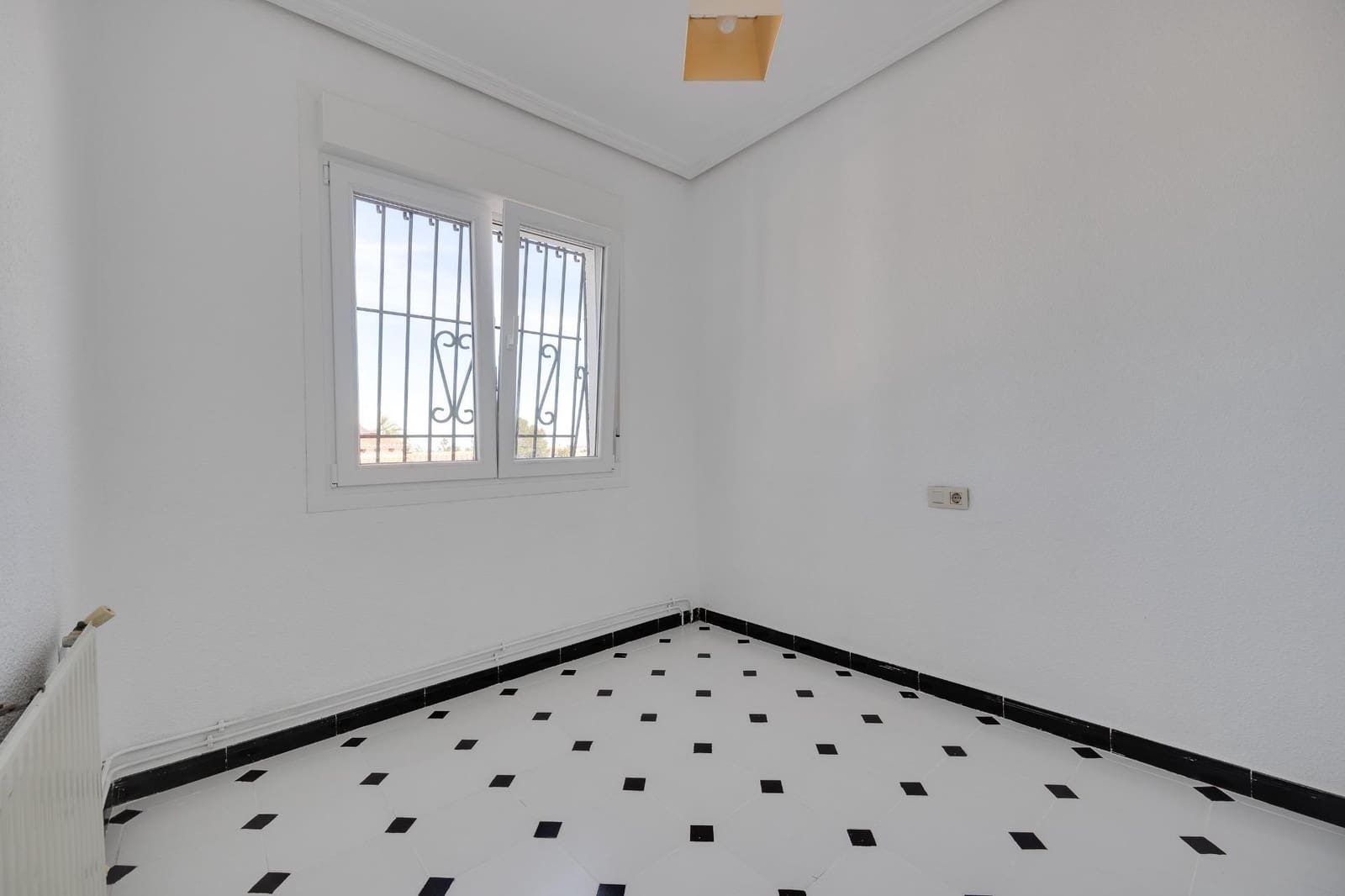 3 quarto Moradia Geminada para venda em El Chaparral com piscina - 380 000 € (Ref: 9808177)