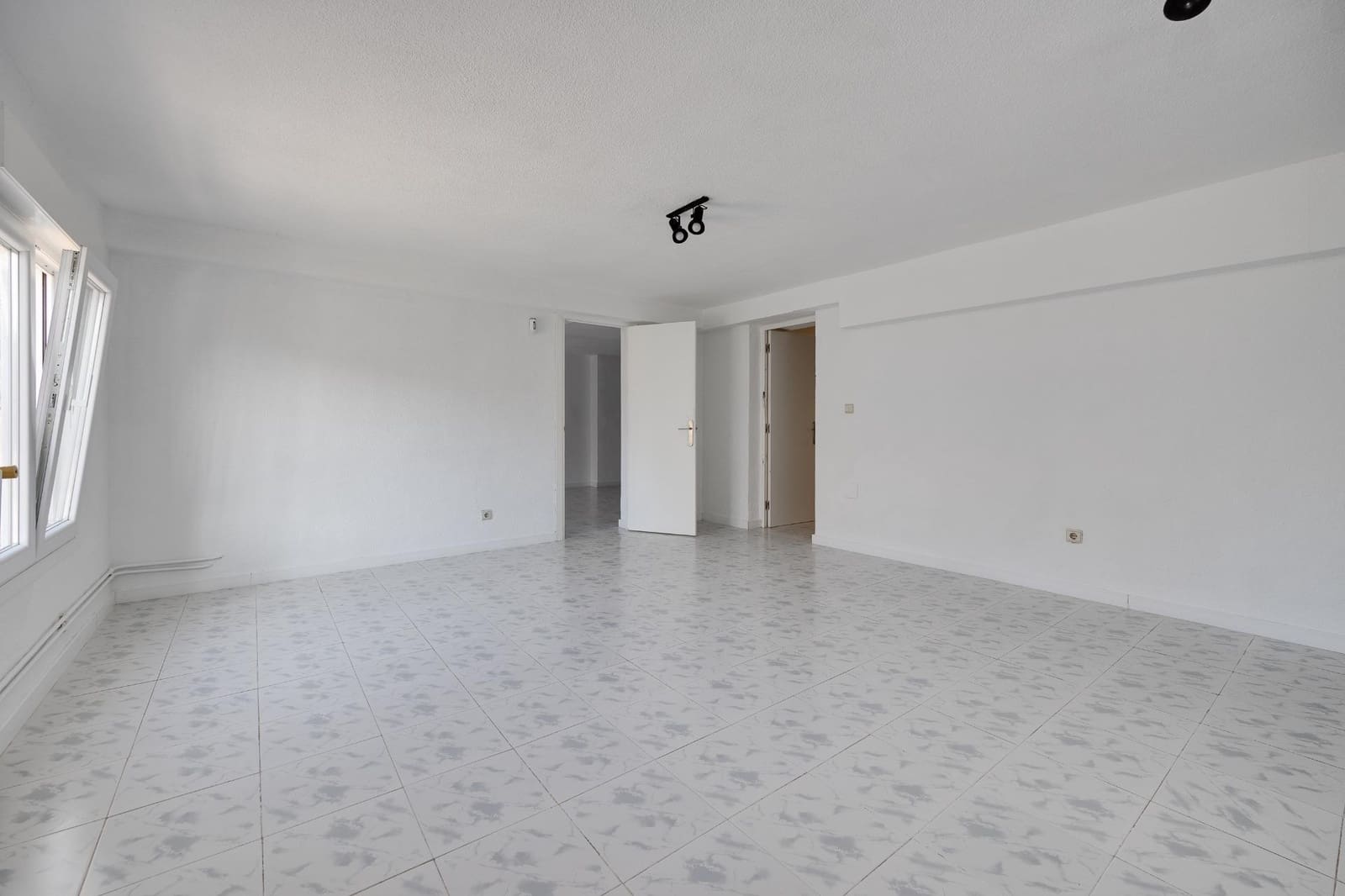 3 quarto Moradia Geminada para venda em El Chaparral com piscina - 380 000 € (Ref: 9808177)