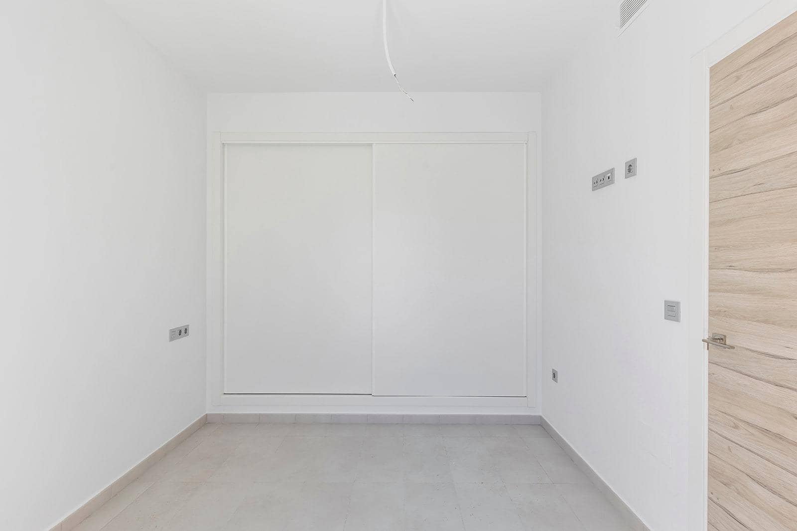 3 slaapkamer Villa te koop in Orihuela Costa met zwembad - € 319.000 (Ref: 9812299)