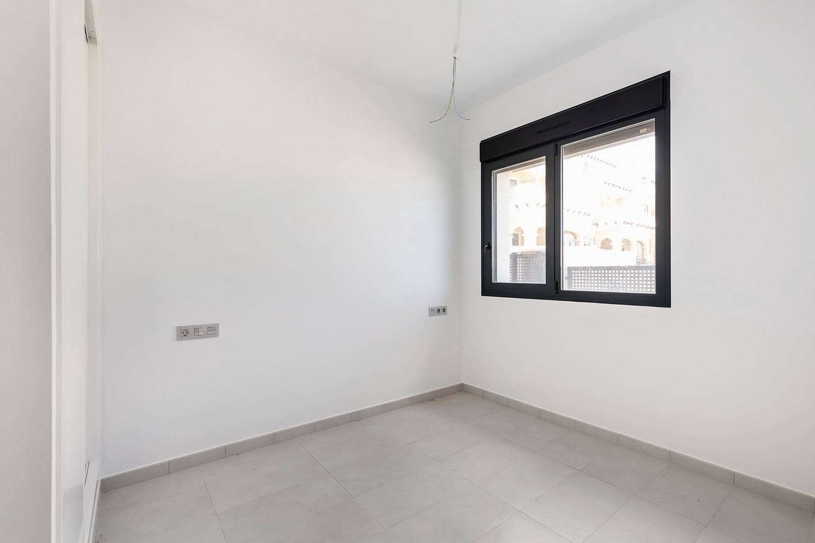 3 slaapkamer Villa te koop in Orihuela Costa met zwembad - € 319.000 (Ref: 9812299)