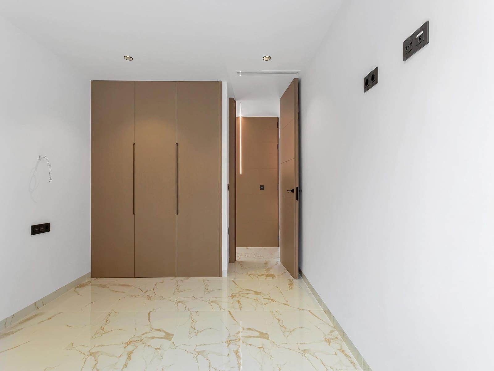 3 makuuhuone Huvila myytävänä paikassa Los Balcones mukana uima-altaan - 700 000 € (Ref: 9820391)