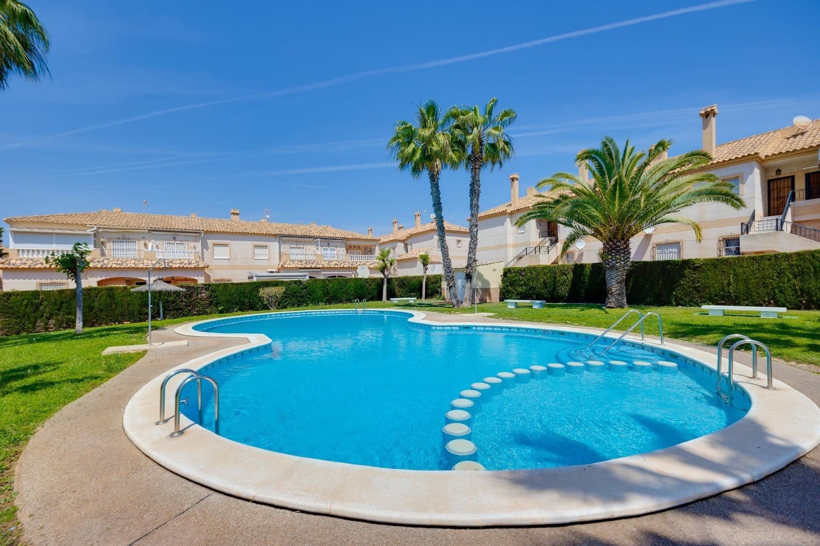 2 bedroom Bungalow for sale in Aguas Nuevas with pool - € 131,500 (Ref: 9820392)