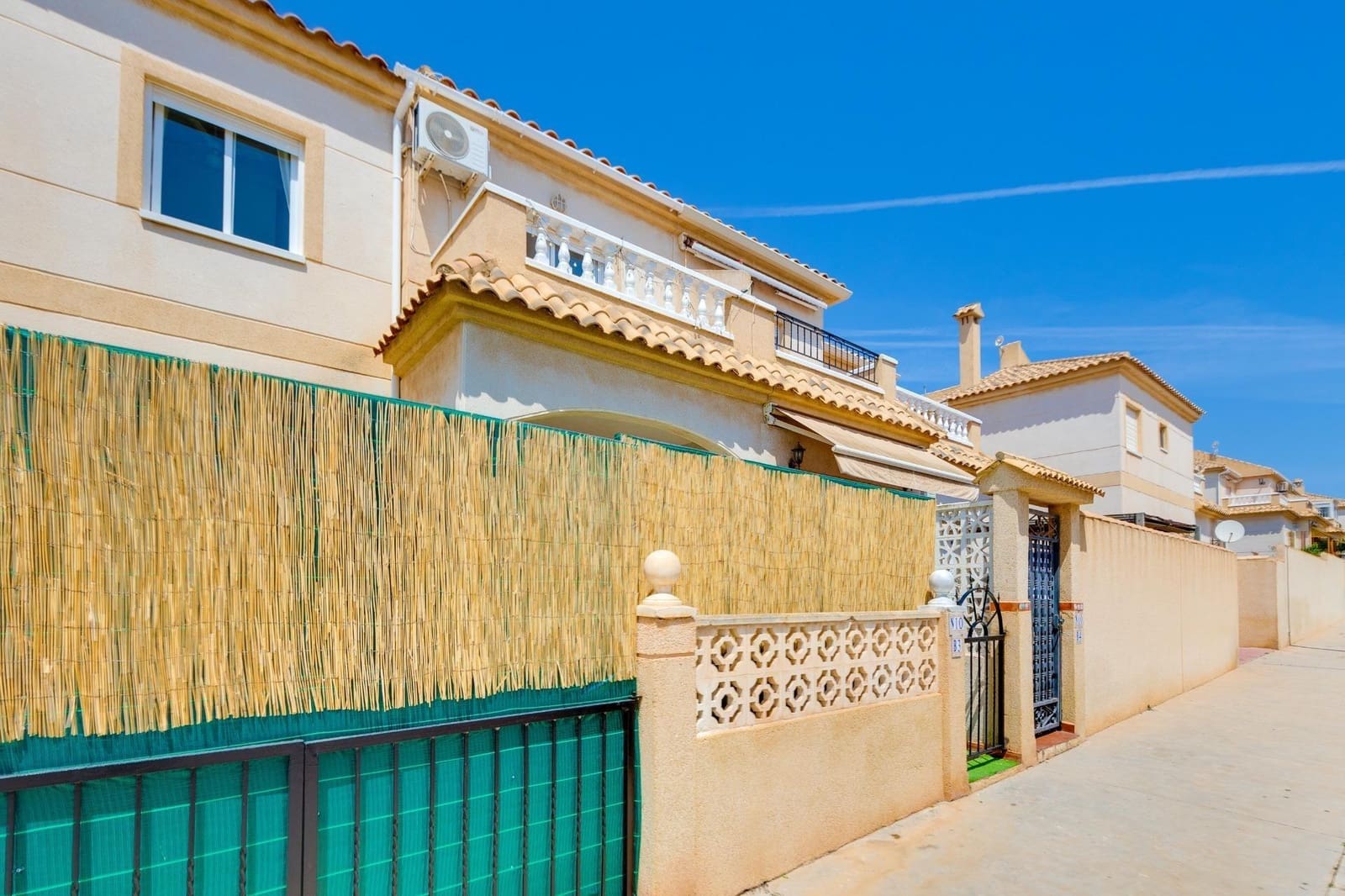 2 bedroom Bungalow for sale in Aguas Nuevas with pool - € 131,500 (Ref: 9820392)