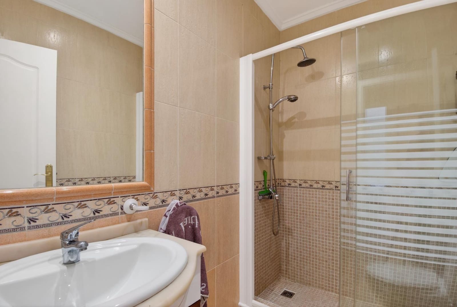3 Zimmer Bungalow zu verkaufen in Torrevieja mit Pool - 219.000 € (Ref: 9820393)