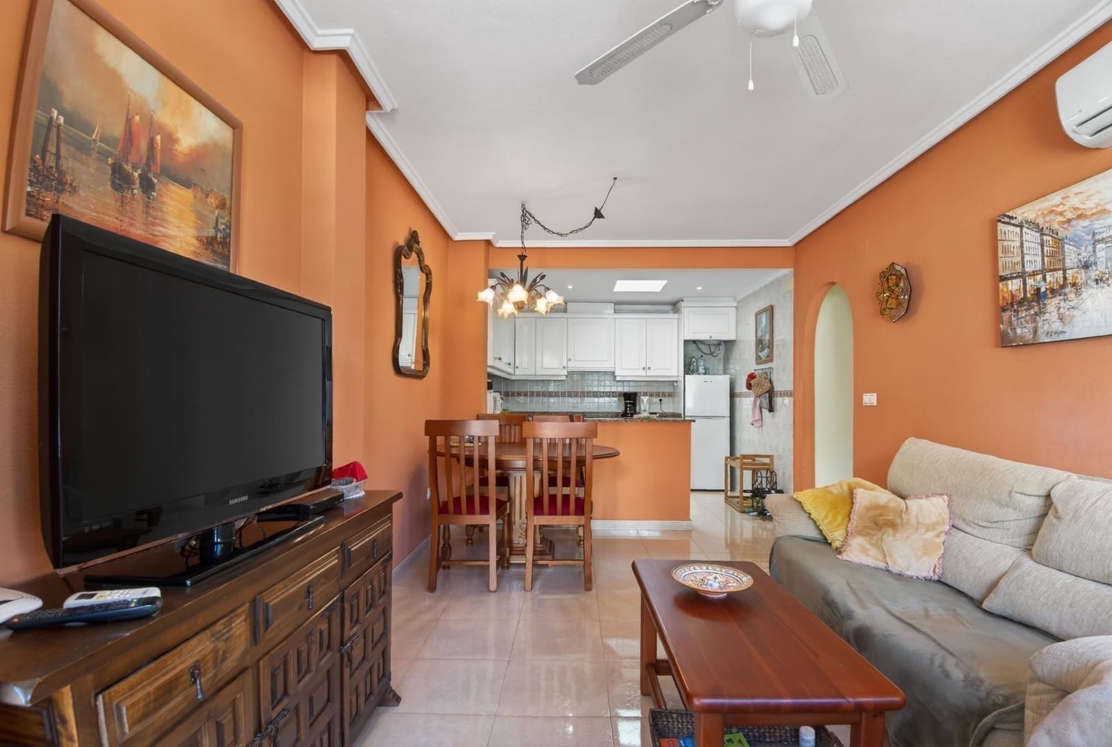 3 Zimmer Bungalow zu verkaufen in Torrevieja mit Pool - 219.000 € (Ref: 9820393)