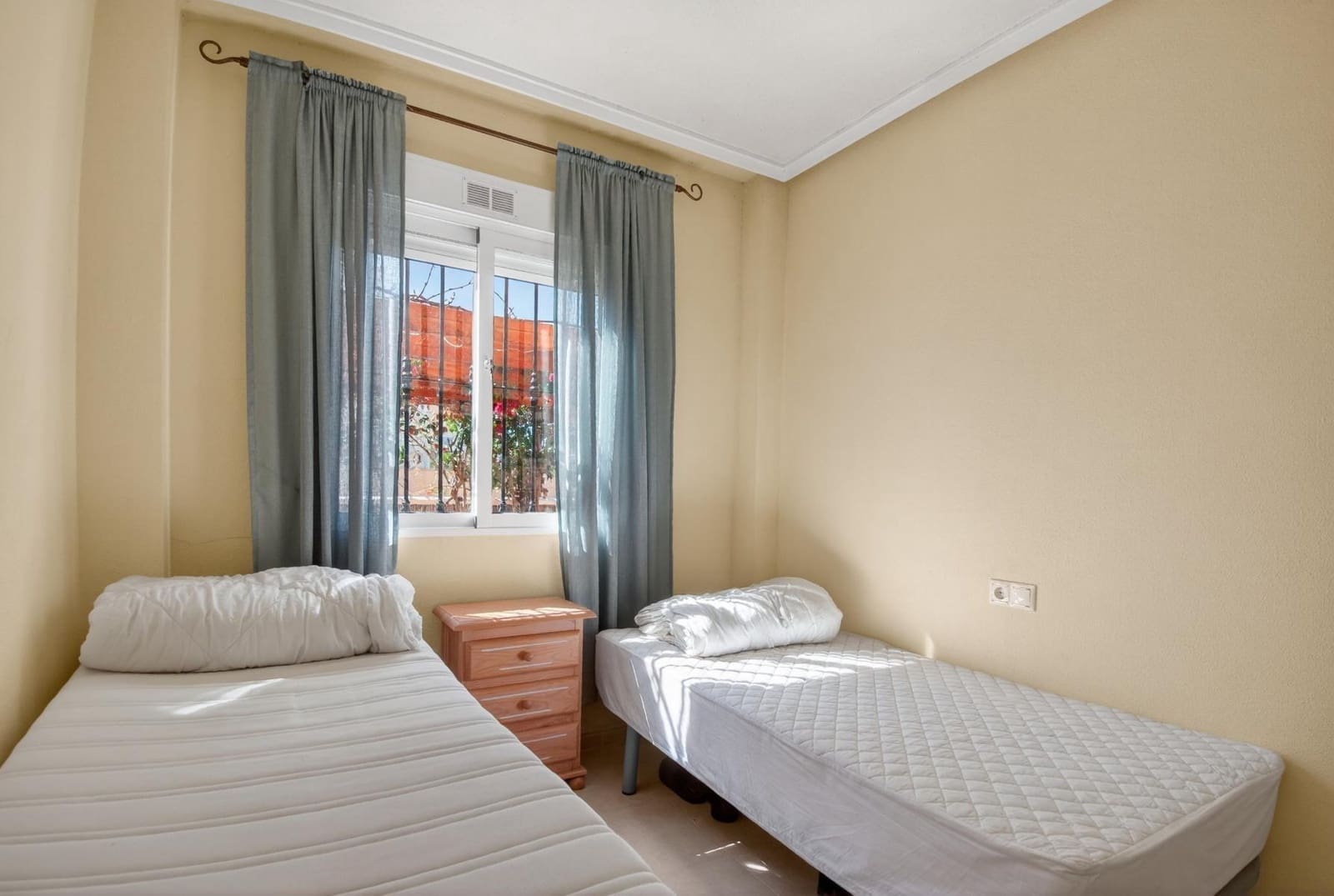 3 Zimmer Bungalow zu verkaufen in Torrevieja mit Pool - 219.000 € (Ref: 9820393)