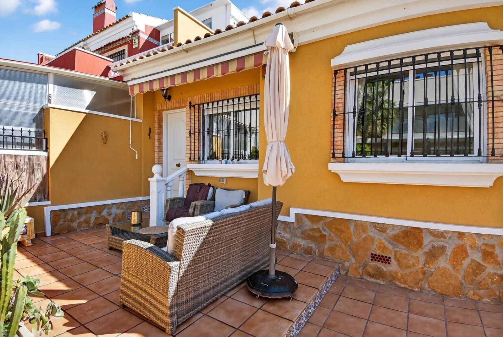 3 Zimmer Bungalow zu verkaufen in Torrevieja mit Pool - 219.000 € (Ref: 9820393)