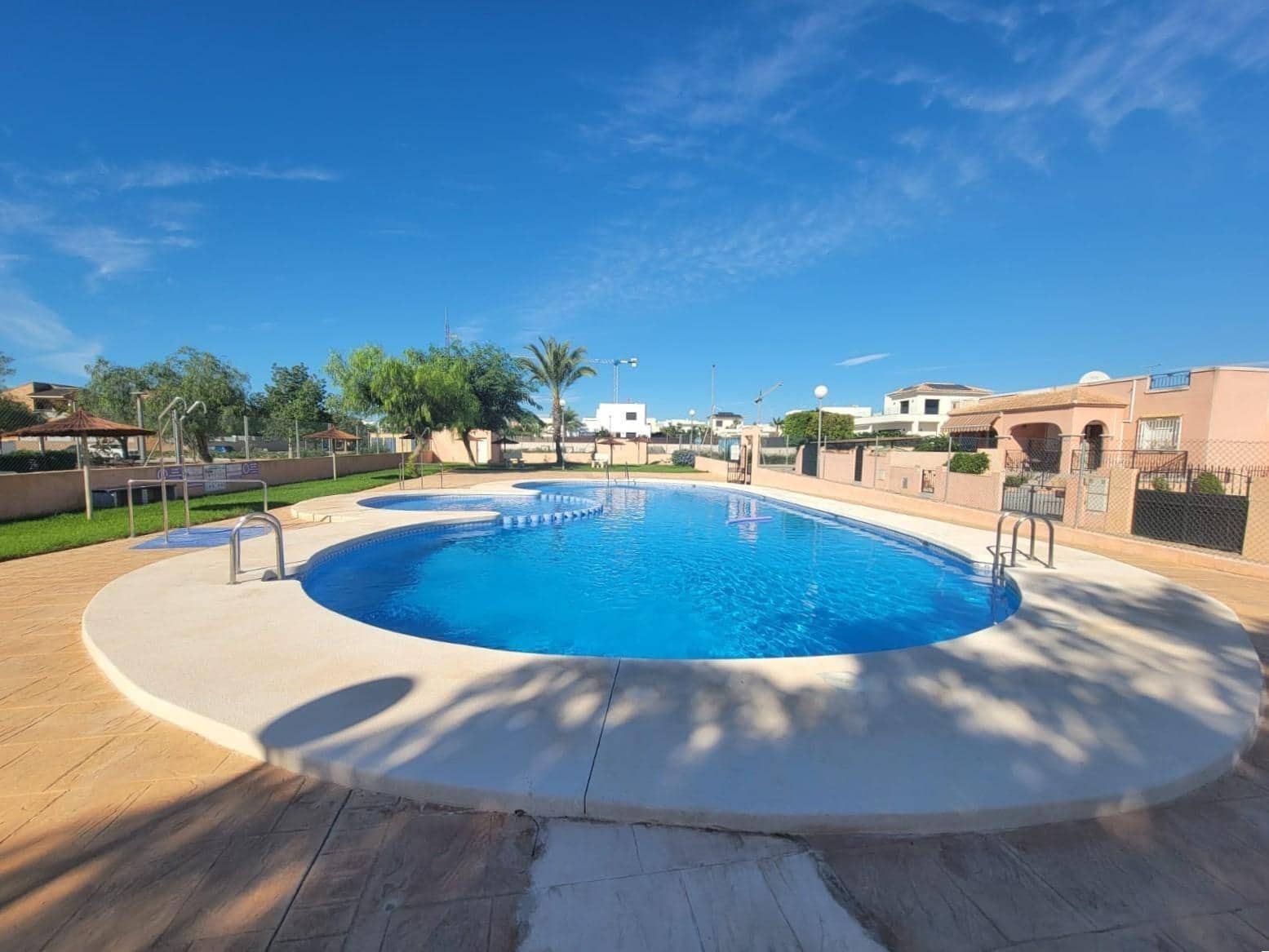 3 Zimmer Reihenhaus zu verkaufen in Los Montesinos mit Pool - 205.000 € (Ref: 9822788)