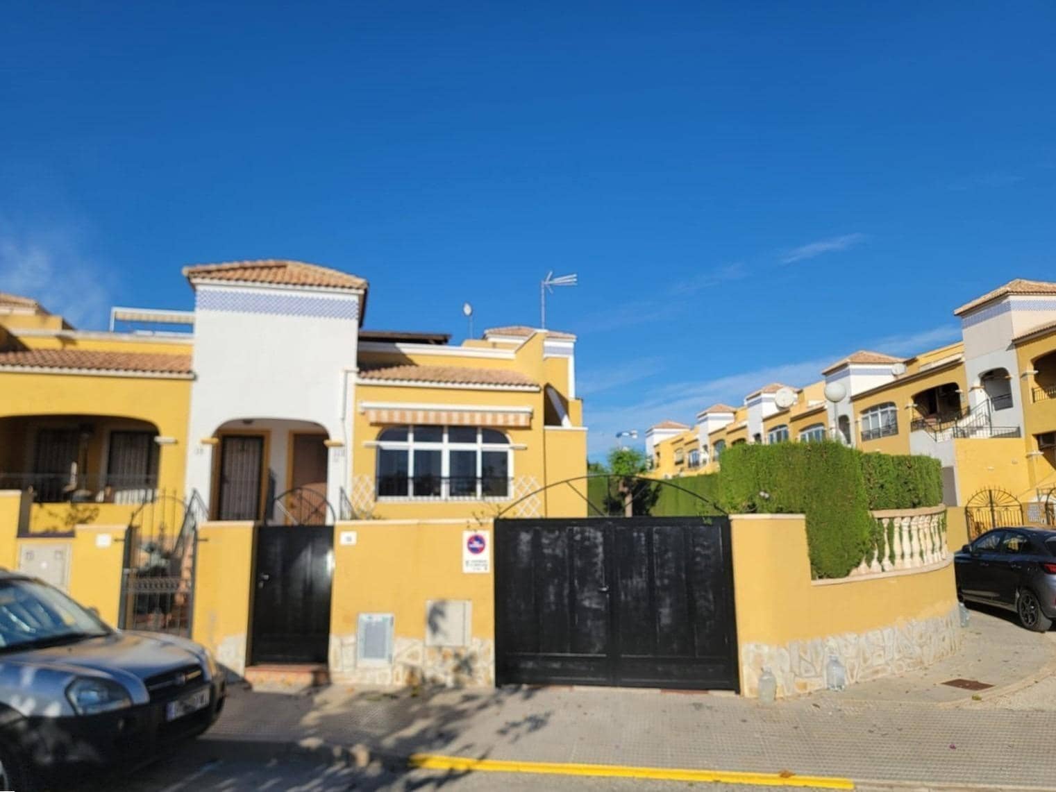 3 Zimmer Reihenhaus zu verkaufen in Los Montesinos mit Pool - 205.000 € (Ref: 9822788)