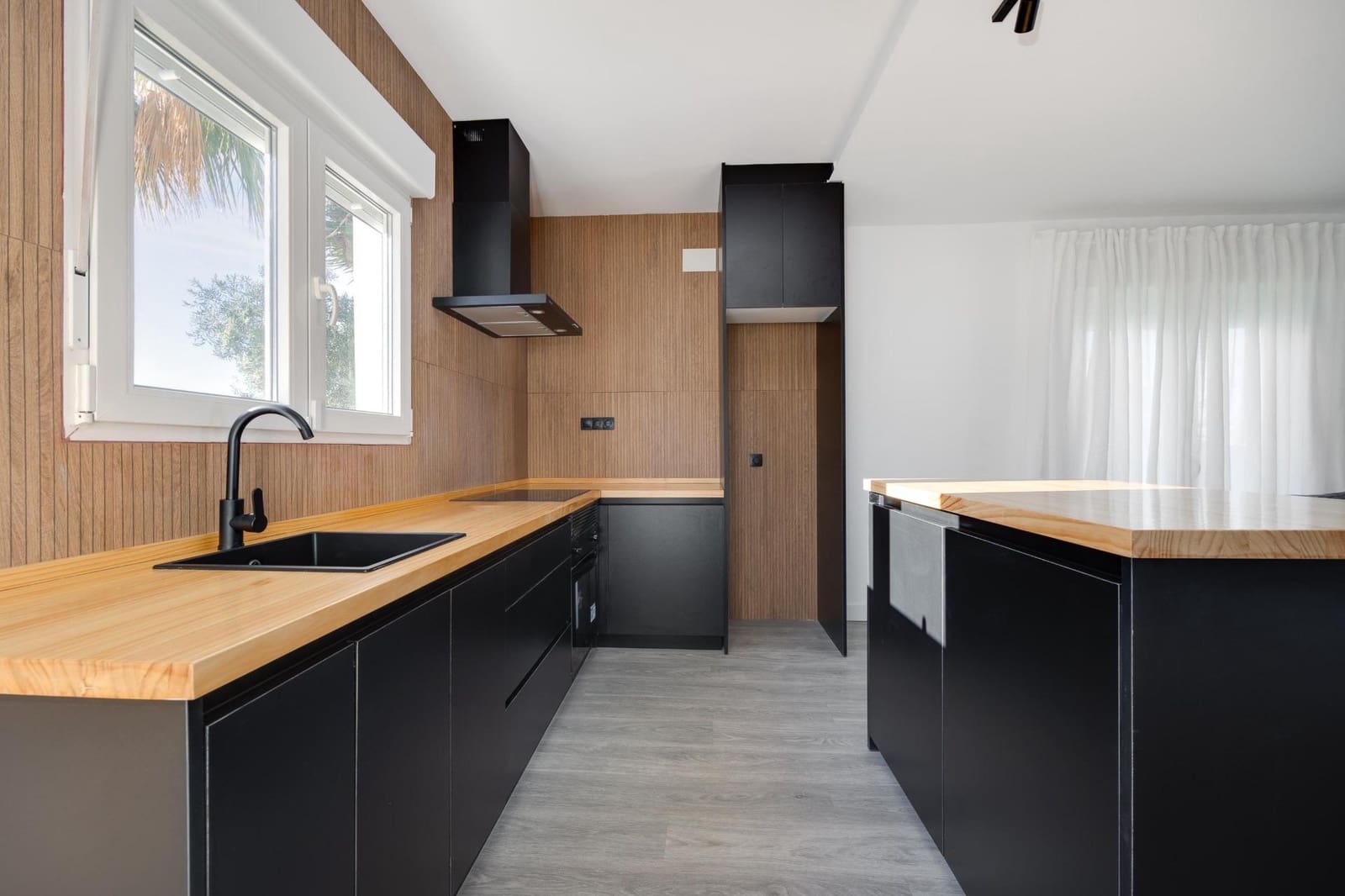 4 makuuhuone Huvila myytävänä paikassa Torrevieja mukana uima-altaan - 399 990 € (Ref: 9825045)