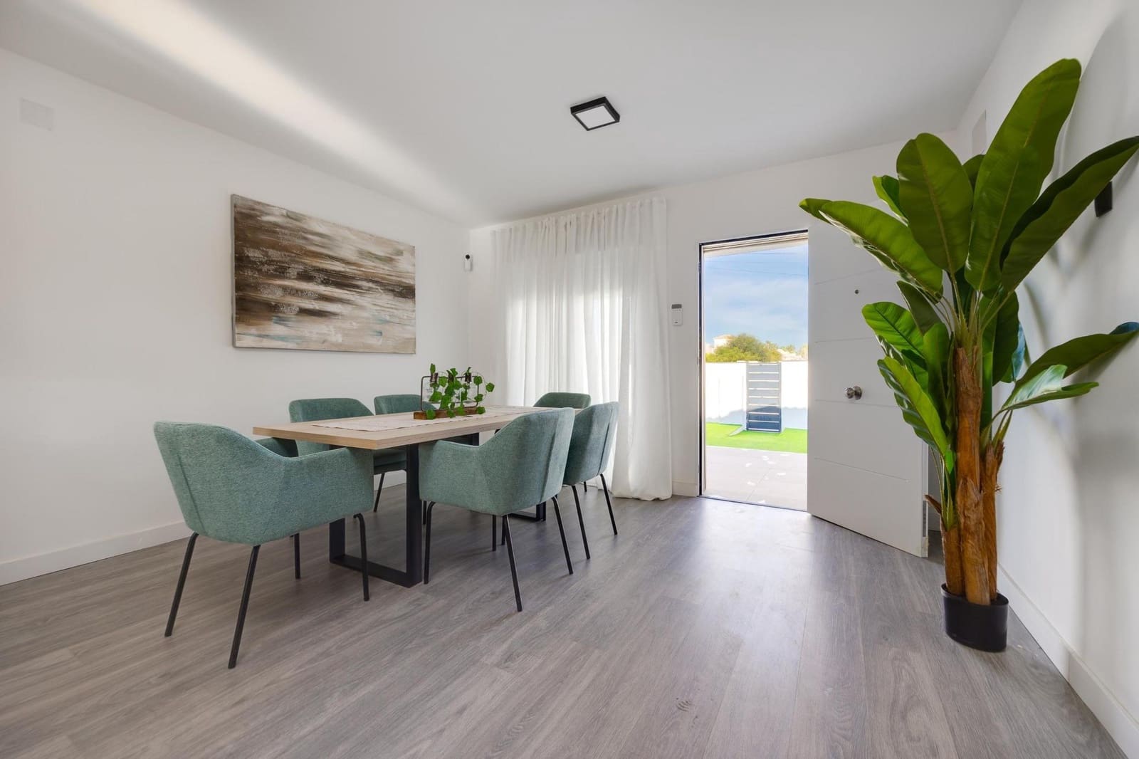 4 makuuhuone Huvila myytävänä paikassa Torrevieja mukana uima-altaan - 399 990 € (Ref: 9825045)