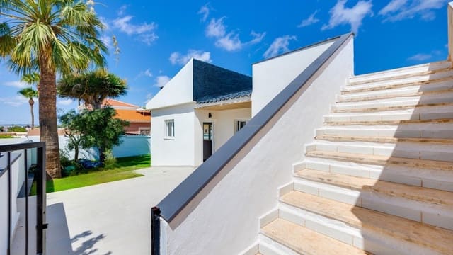4 makuuhuone Huvila myytävänä paikassa El Chaparral - La Siesta - La Torreta, Torrevieja mukana uima-altaan - 399 990 € (Ref: 9825045)