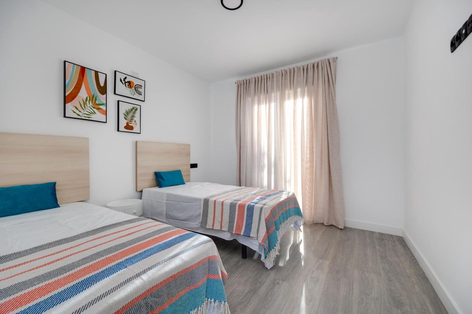 4 makuuhuone Huvila myytävänä paikassa Torrevieja mukana uima-altaan - 399 990 € (Ref: 9825045)