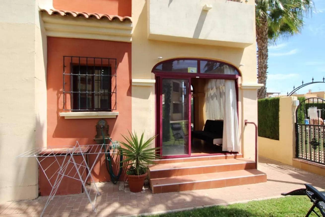 2 quarto Bungalow para venda em Torrevieja com piscina - 172 000 € (Ref: 9829362)