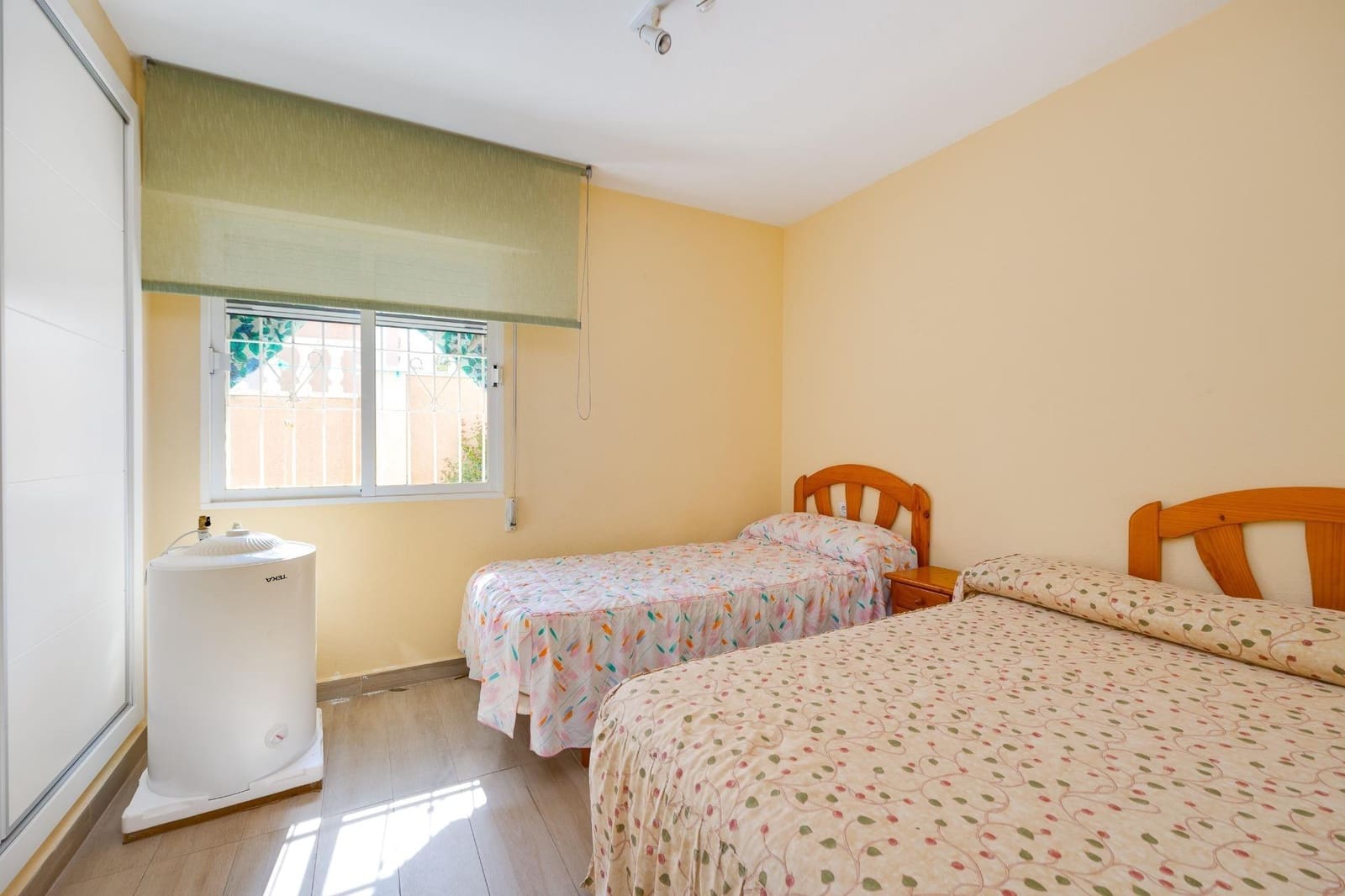 2 bedroom Terraced Villa for sale in Punta Prima with pool - € 169,900 (Ref: 9829363)