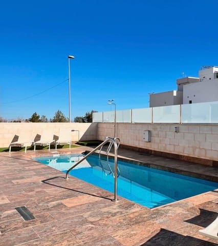 4 soveværelse Villa til salg i Punta Prima, Orihuela med swimmingpool - € 519.000 (Ref: 9833902)