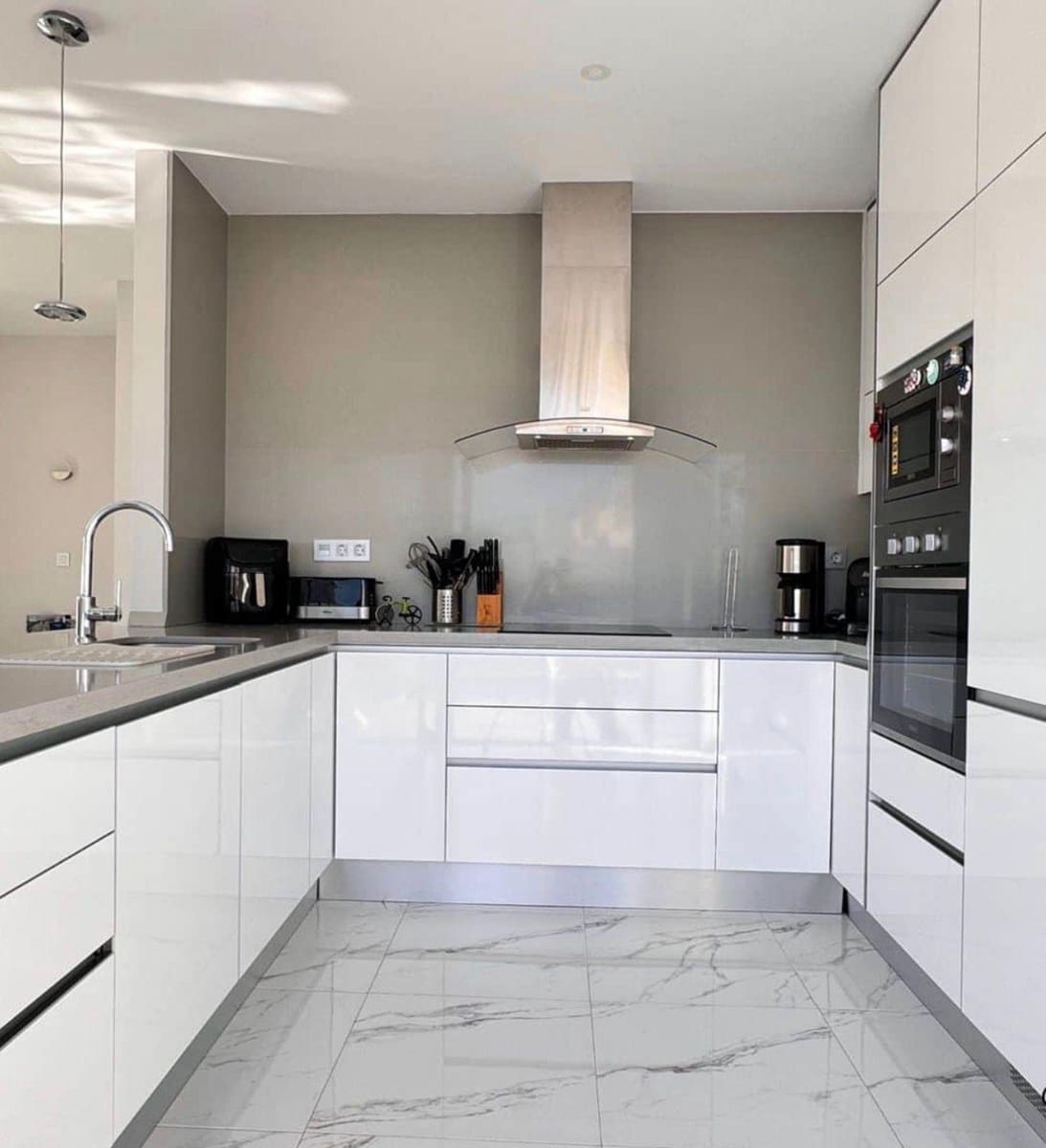 4 soveværelse Villa til salg i Orihuela Costa med swimmingpool - € 519.000 (Ref: 9833902)