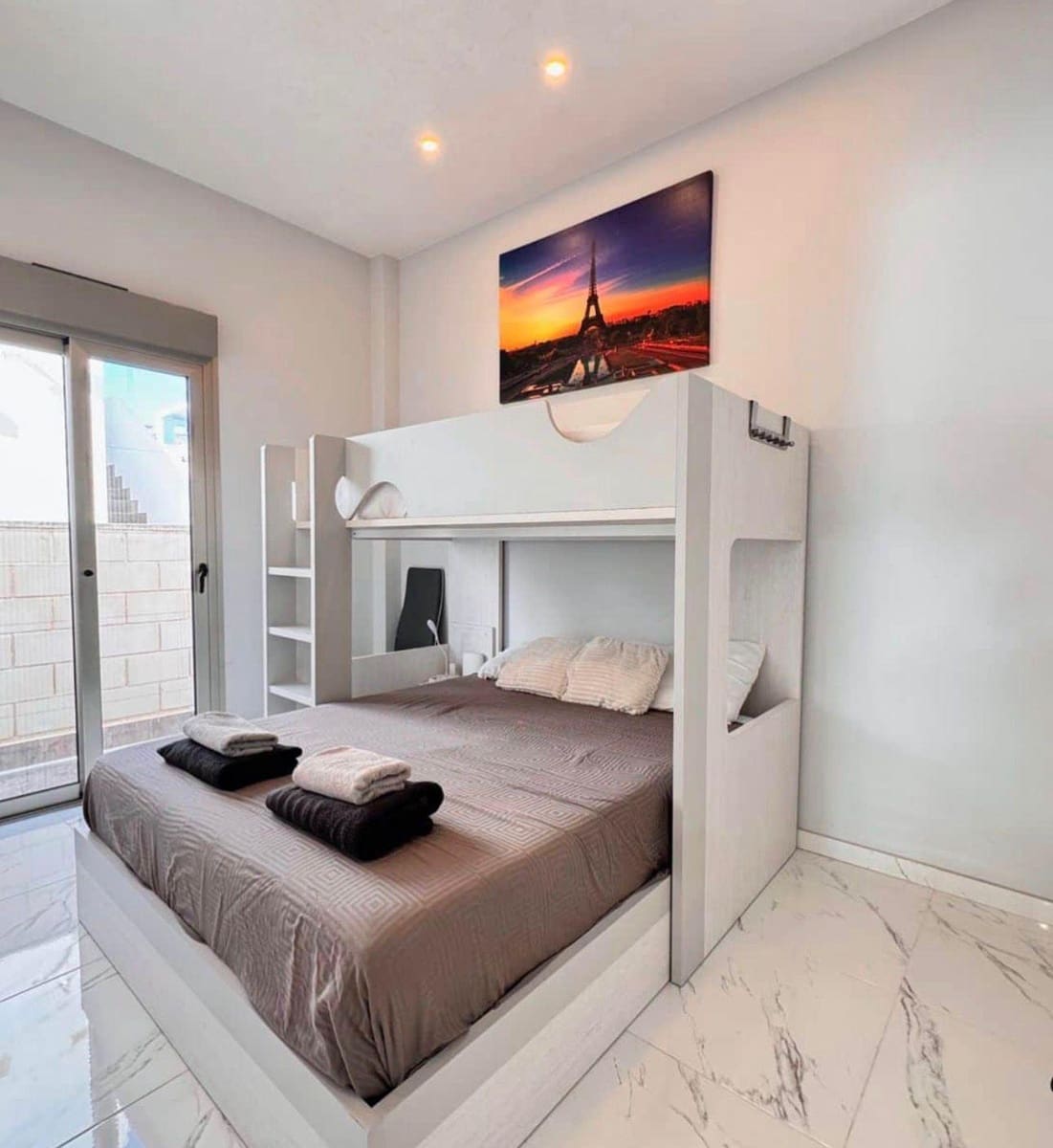 4 soveværelse Villa til salg i Orihuela Costa med swimmingpool - € 519.000 (Ref: 9833902)