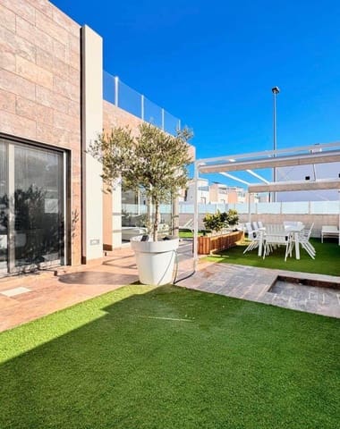 4 soveværelse Villa til salg i Punta Prima, Orihuela med swimmingpool - € 519.000 (Ref: 9833902)
