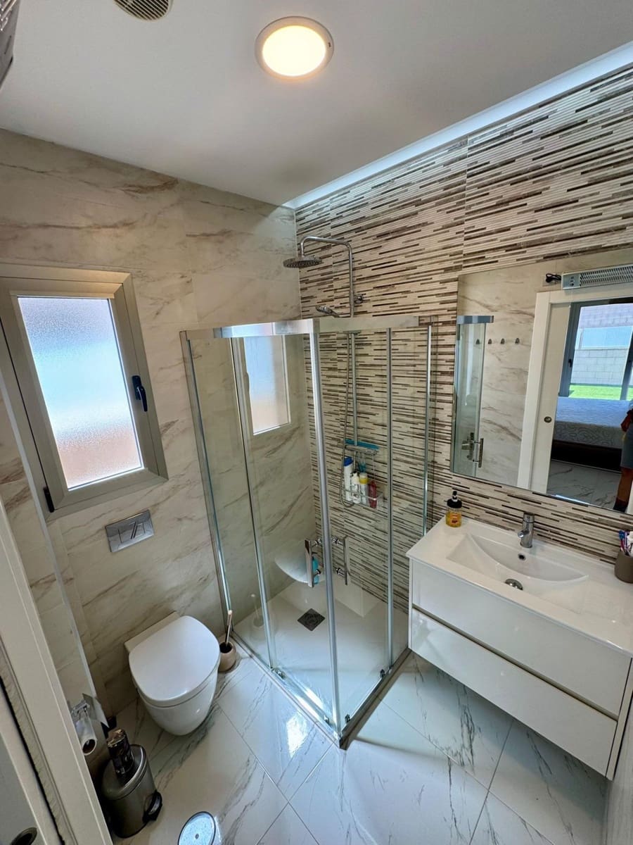 4 soveværelse Villa til salg i Orihuela Costa med swimmingpool - € 519.000 (Ref: 9833902)
