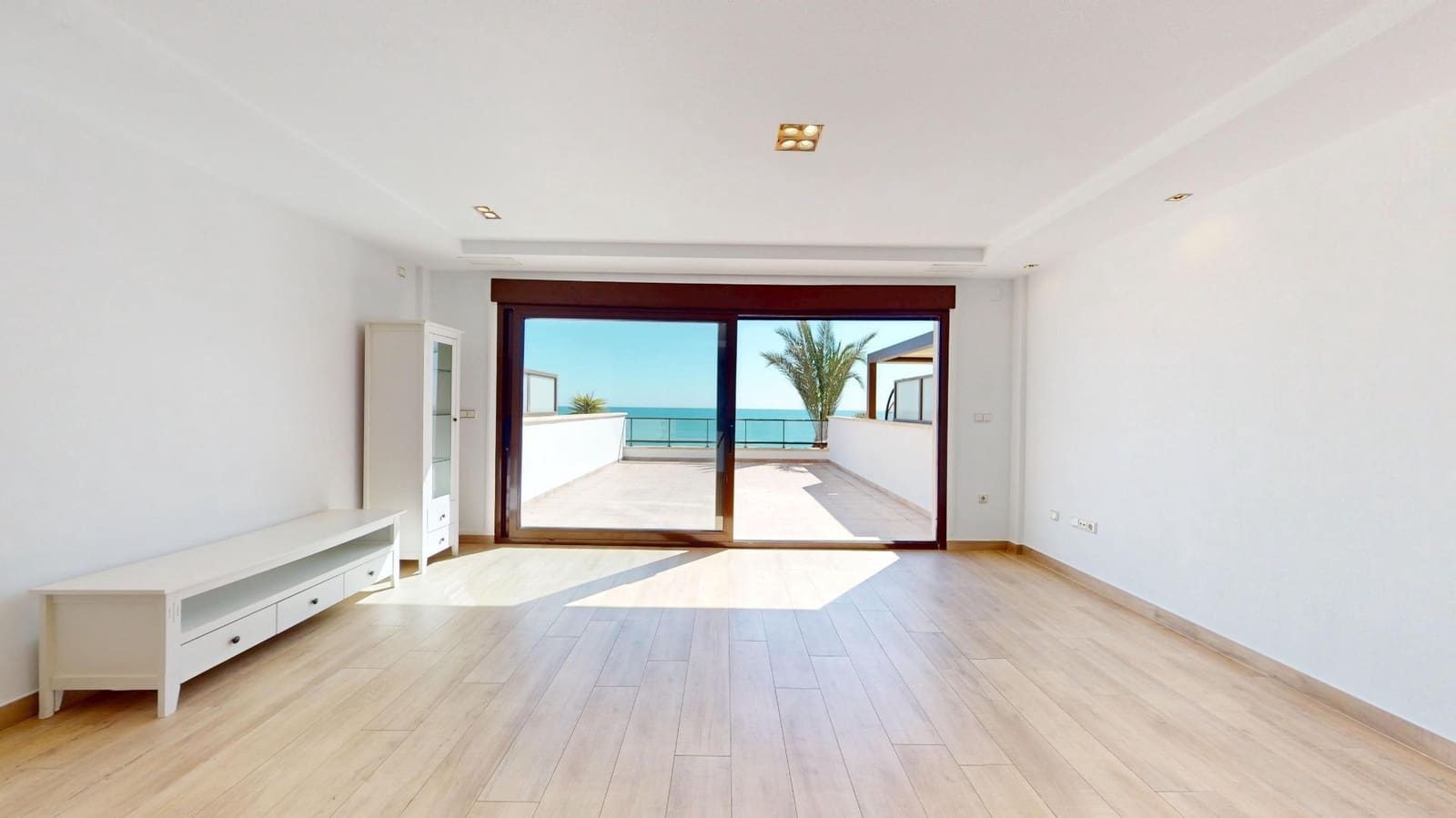 Adosado de 3 habitaciones en Arenales del Sol en venta con piscina - 525.000 € (Ref: 9833903)