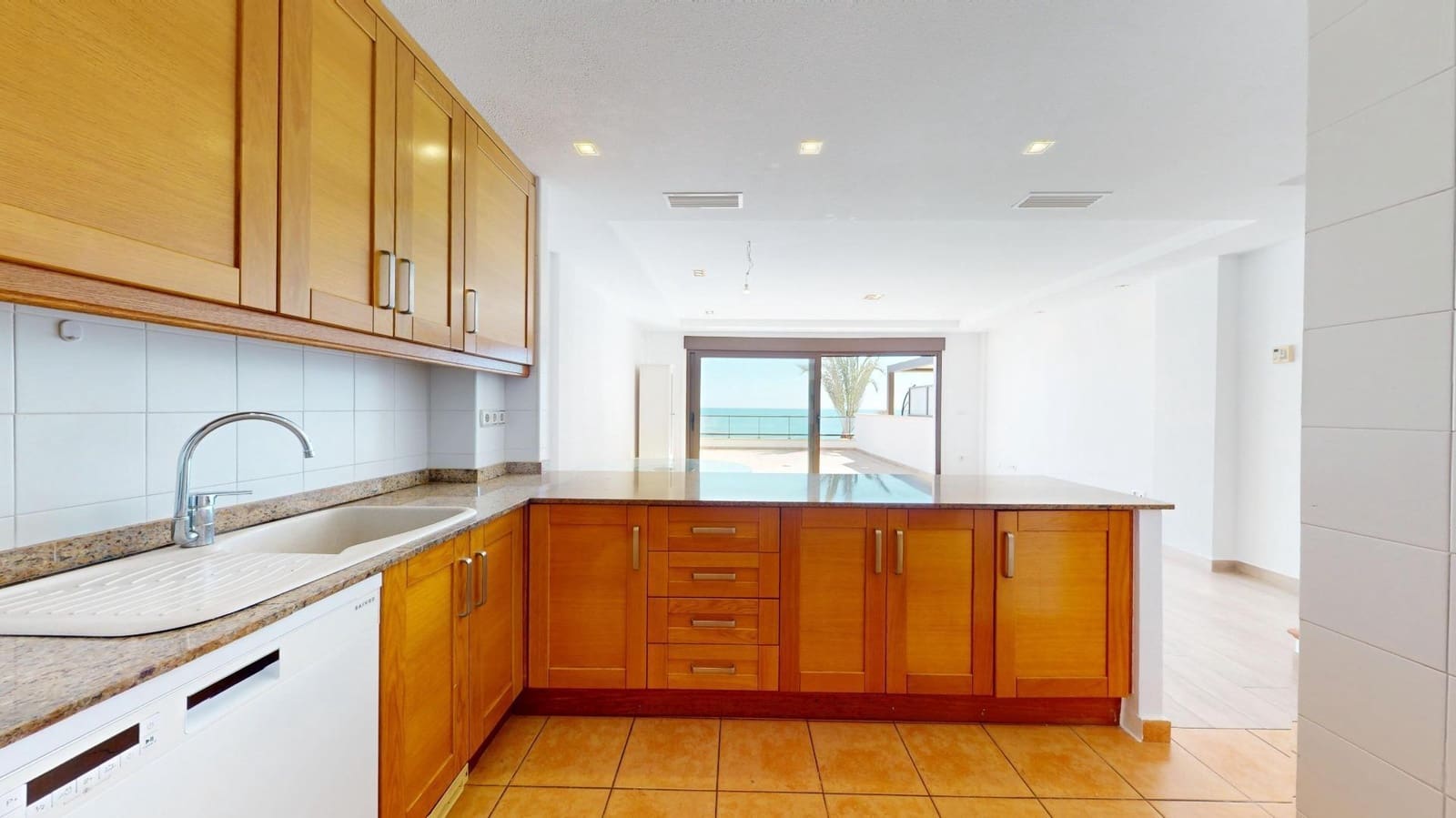 Adosado de 3 habitaciones en Arenales del Sol en venta con piscina - 525.000 € (Ref: 9833903)