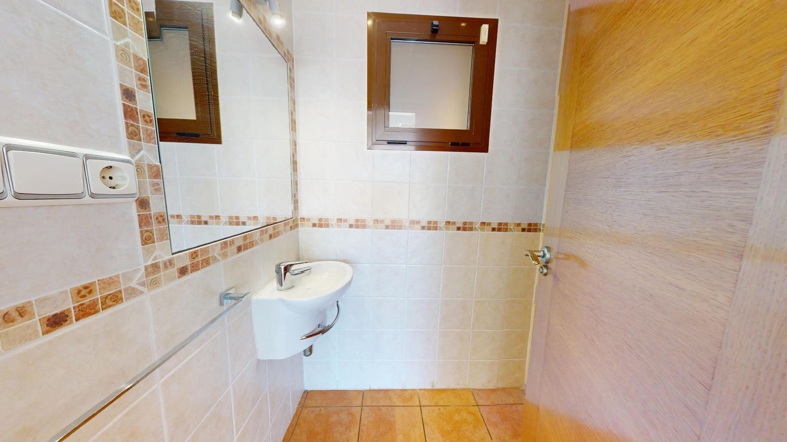 Adosado de 3 habitaciones en Arenales del Sol en venta con piscina - 525.000 € (Ref: 9833903)