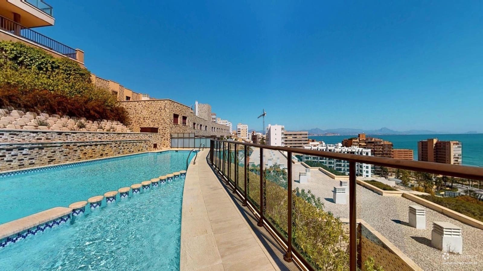 Adosado de 3 habitaciones en Arenales del Sol en venta con piscina - 525.000 € (Ref: 9833903)